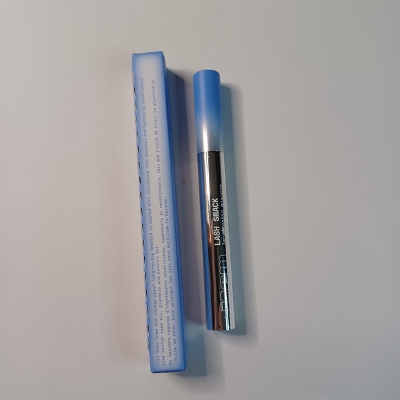 ITEM Beauty Makeup Item Beauty By Addison Rae Lash Snack